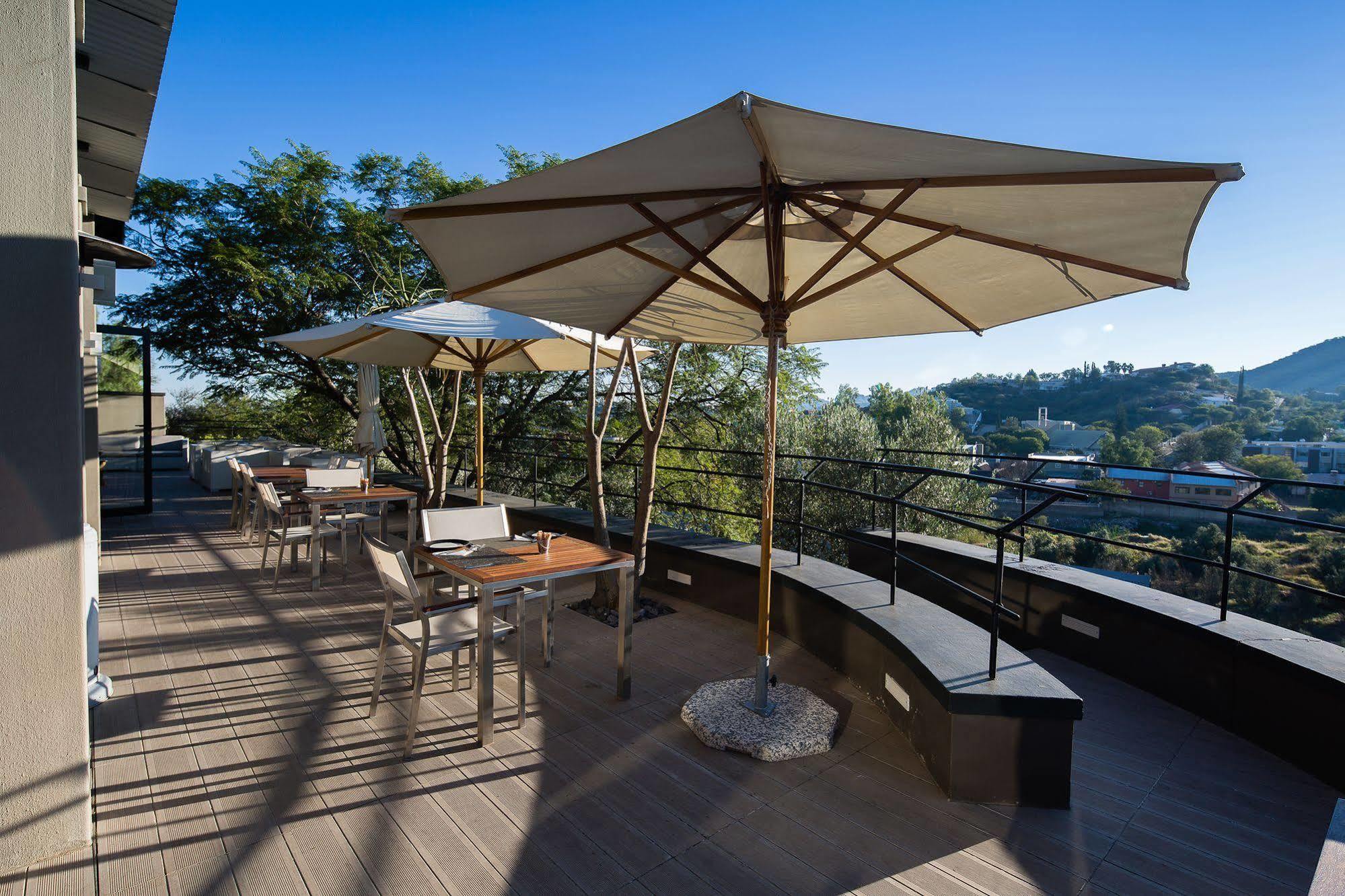 The Olive Exclusive All-Suite Hotel Windhoek Buitenkant foto