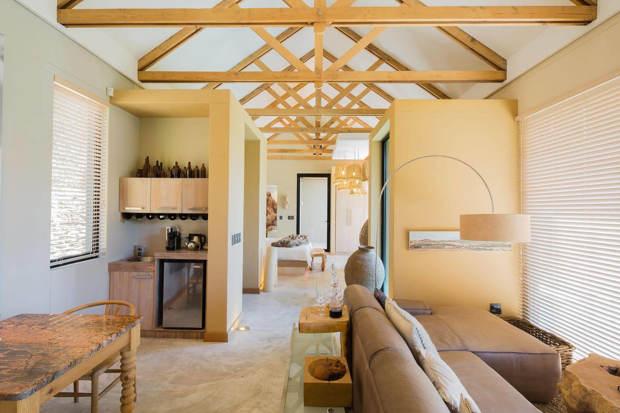 The Olive Exclusive All-Suite Hotel Windhoek Buitenkant foto