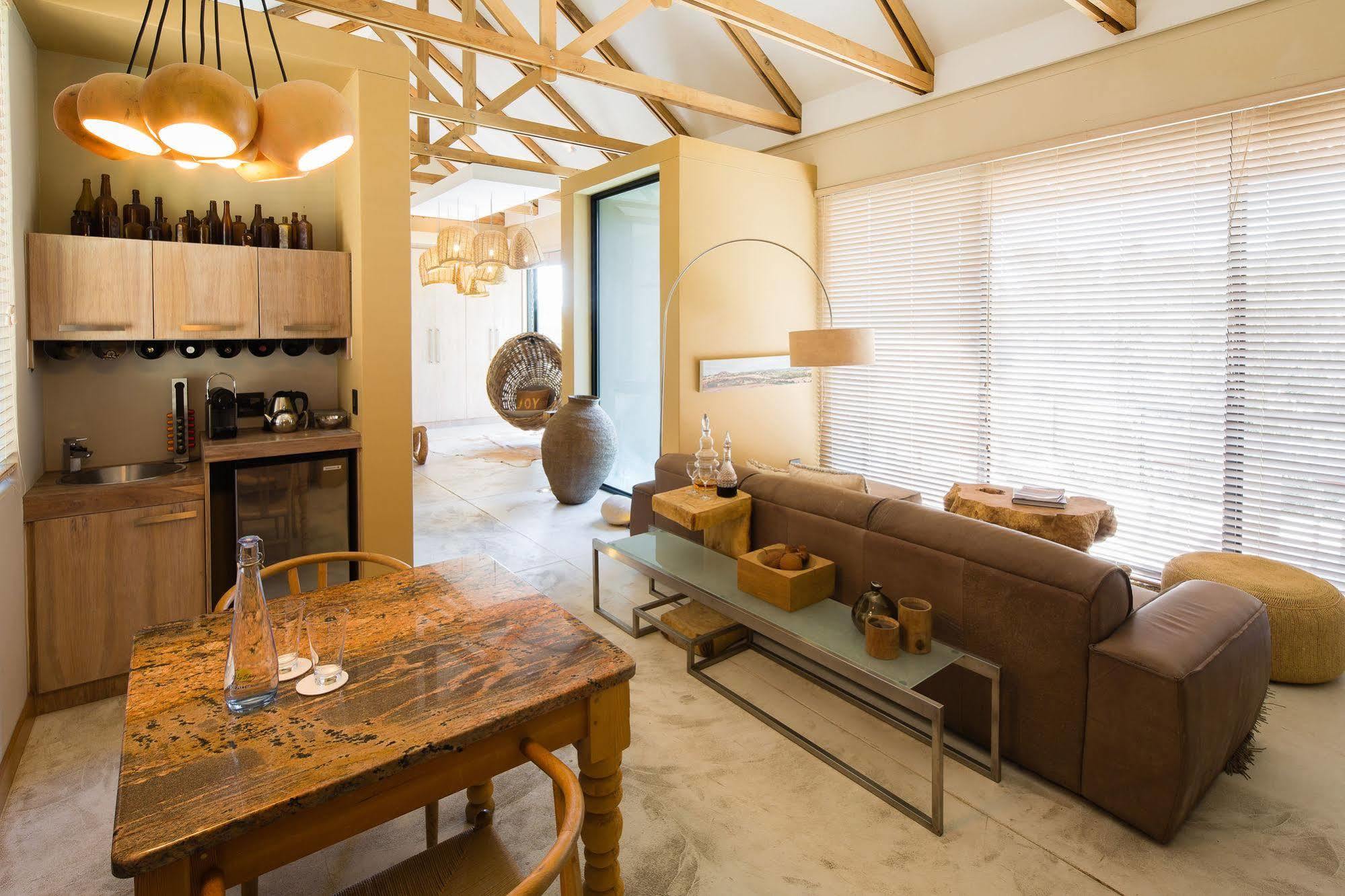 The Olive Exclusive All-Suite Hotel Windhoek Buitenkant foto