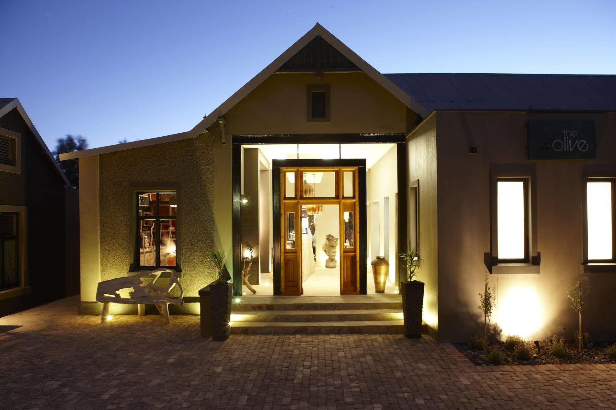 The Olive Exclusive All-Suite Hotel Windhoek Buitenkant foto